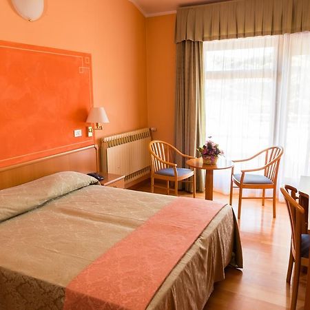 Hotel Chalet del Lago Avigliana Buitenkant foto