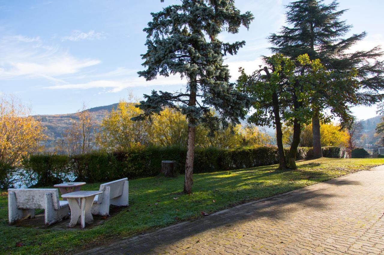 Hotel Chalet del Lago Avigliana Buitenkant foto