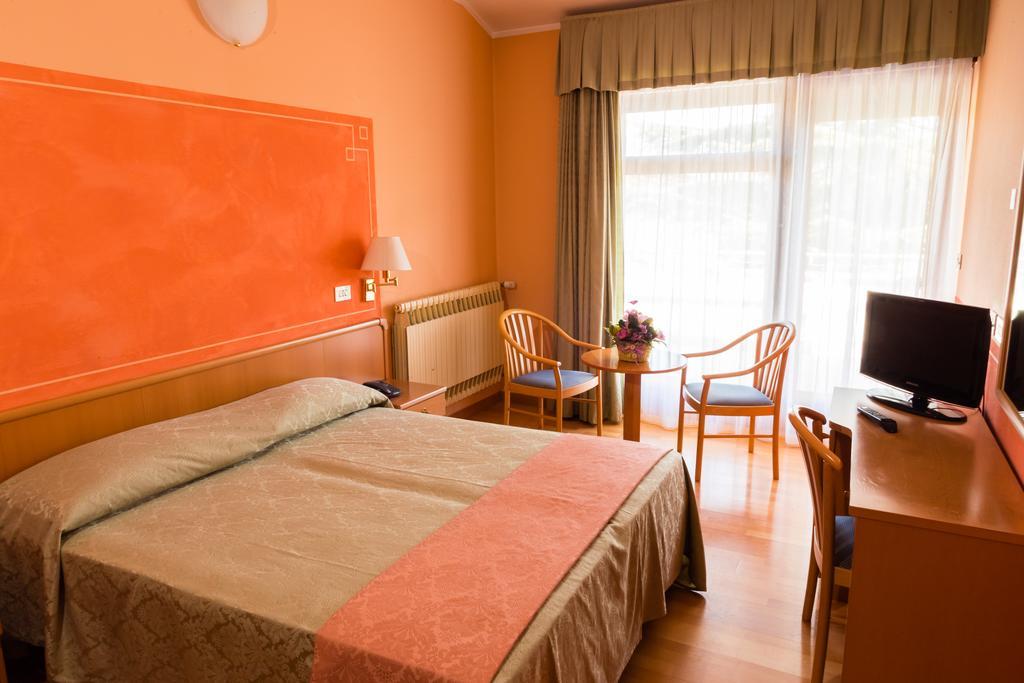 Hotel Chalet del Lago Avigliana Buitenkant foto