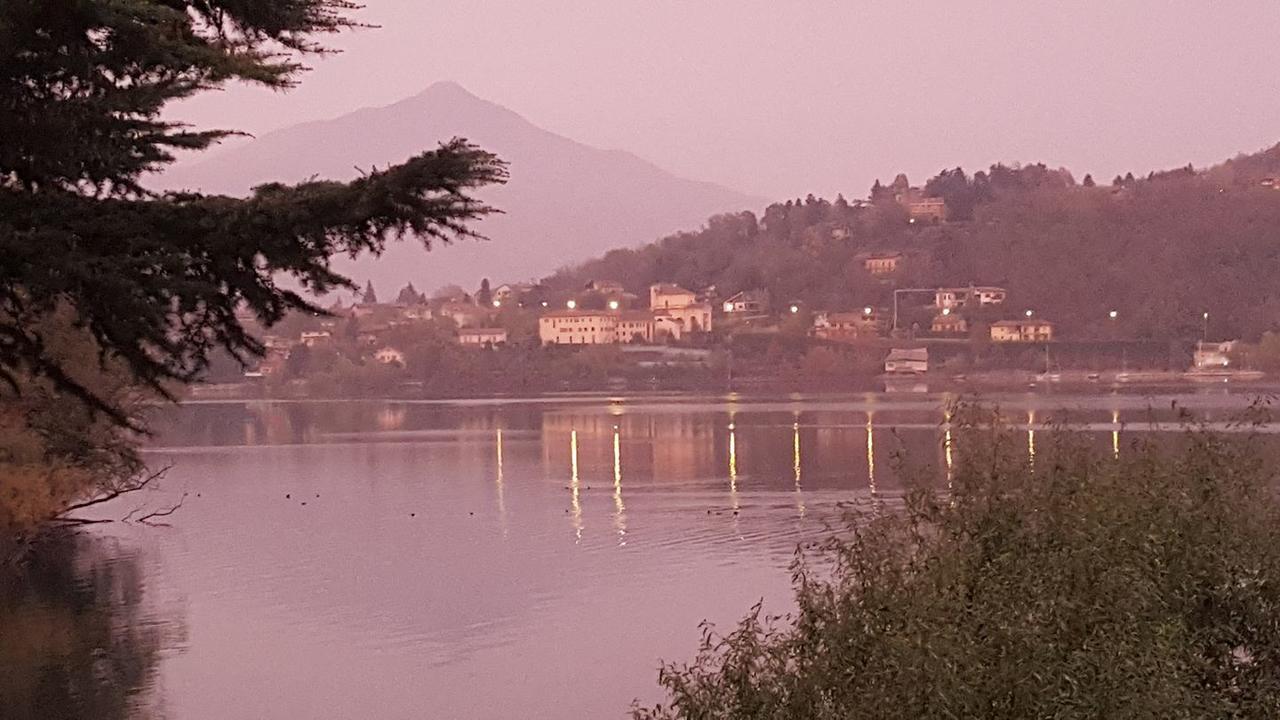 Hotel Chalet del Lago Avigliana Buitenkant foto