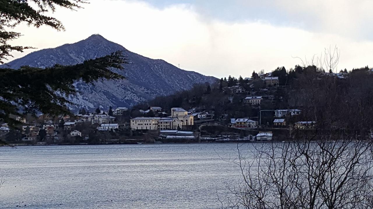 Hotel Chalet del Lago Avigliana Buitenkant foto