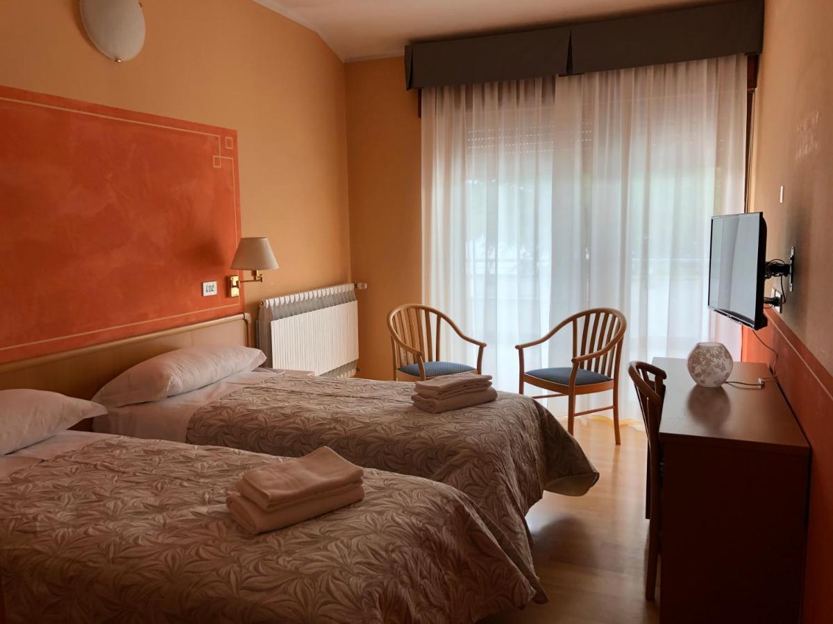 Hotel Chalet del Lago Avigliana Buitenkant foto
