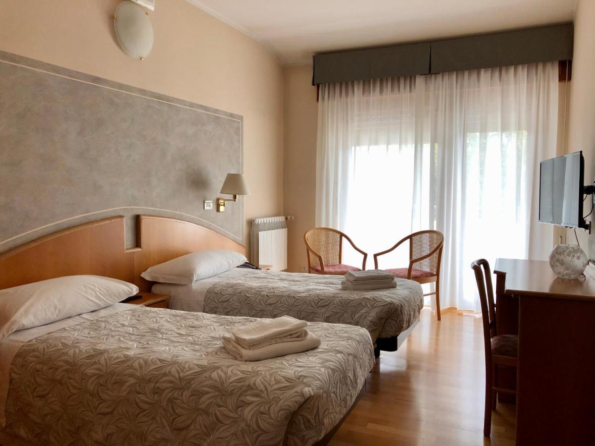 Hotel Chalet del Lago Avigliana Buitenkant foto